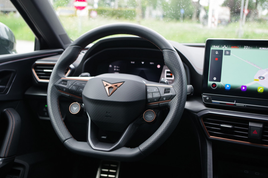 CUPRA Leon Sportstourer 1.4 e-Hybrid 245 PK VZ Copper Edition, Trekhaak, Stuur- & Stoelverwarming, Adap. Cruise Control, Matrix-LED