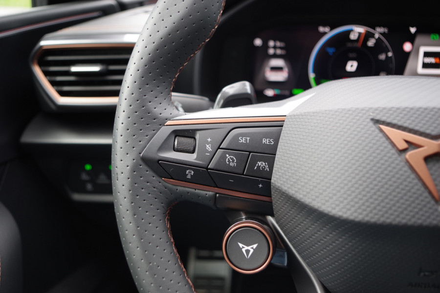 CUPRA Leon Sportstourer 1.4 e-Hybrid 245 PK VZ Copper Edition, Trekhaak, Stuur- & Stoelverwarming, Adap. Cruise Control, Matrix-LED