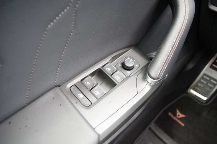 CUPRA Leon Sportstourer 1.4 e-Hybrid 245 PK VZ Copper Edition, Trekhaak, Stuur- & Stoelverwarming, Adap. Cruise Control, Matrix-LED
