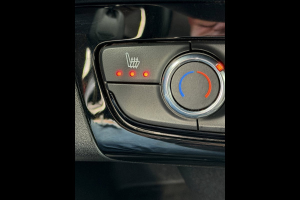 Opel Corsa 1.2 Edition - Apple CarPlay / Navigatie I Airco I Sport velgen I PDC I Stoel verwarming I Dealer onderhouden