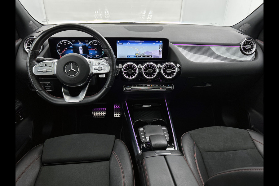 Mercedes-Benz GLA 250 e AMG Plug-In Hybride | Panoramadak | Trekhaak | Sfeerverlichting | Keyless Go | Parkeerpakket met Camera | Inclusief 24 maanden Mercedes-Benz Certified garantie voor Europa.