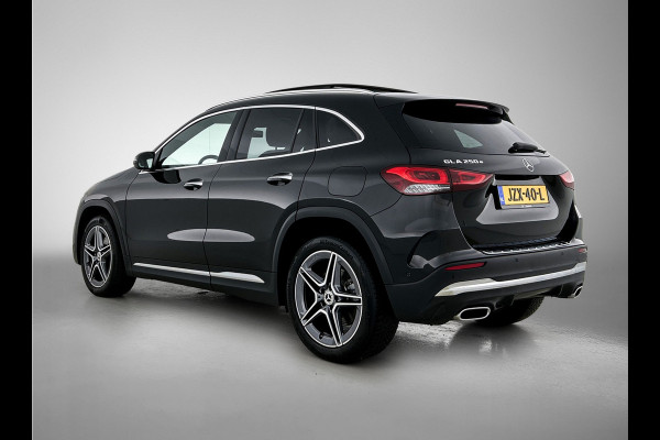 Mercedes-Benz GLA 250 e AMG Plug-In Hybride | Panoramadak | Trekhaak | Sfeerverlichting | Keyless Go | Parkeerpakket met Camera | Inclusief 24 maanden Mercedes-Benz Certified garantie voor Europa.