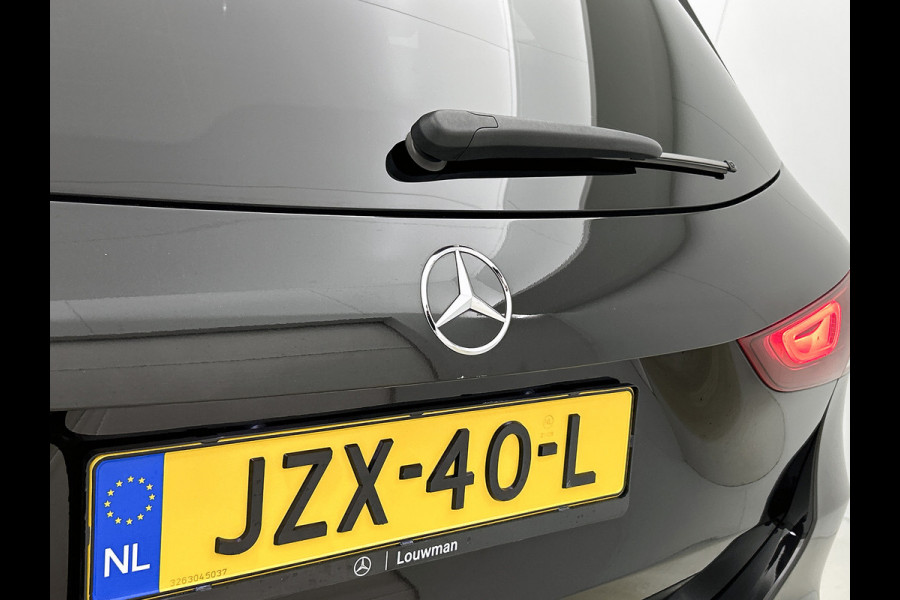 Mercedes-Benz GLA 250 e AMG Plug-In Hybride | Panoramadak | Trekhaak | Sfeerverlichting | Keyless Go | Parkeerpakket met Camera | Inclusief 24 maanden Mercedes-Benz Certified garantie voor Europa.