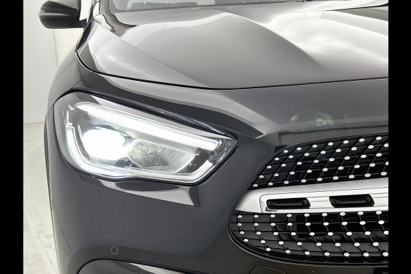 Mercedes-Benz GLA 250 e AMG Plug-In Hybride | Panoramadak | Trekhaak | Sfeerverlichting | Keyless Go | Parkeerpakket met Camera | Inclusief 24 maanden Mercedes-Benz Certified garantie voor Europa.
