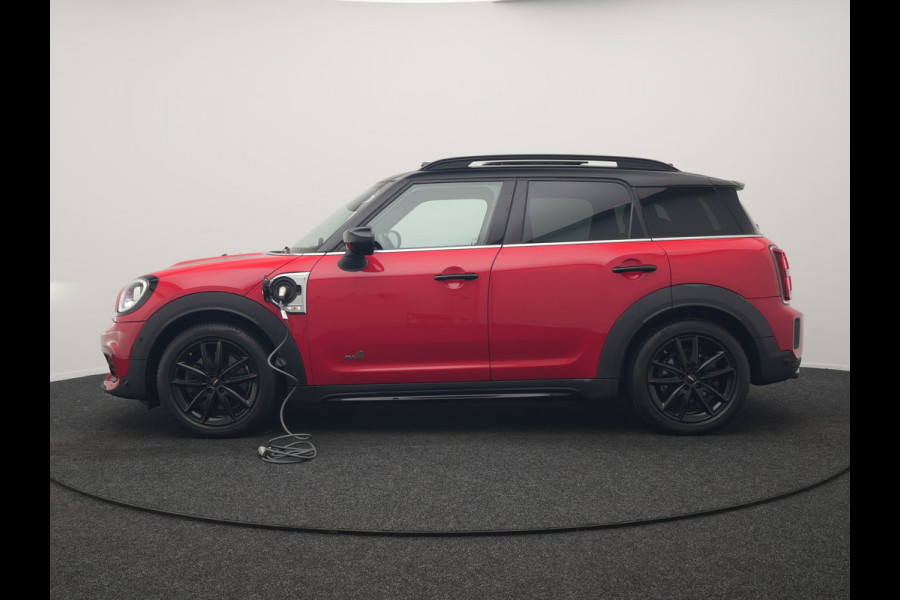 MINI Countryman Cooper S E ALL4 FACELIFT JCW PHEV 220pk Dealer O.H | Panodak | JCW Alcantara Sportstoelen Verwarmd | Head Up | Camera | Apple Carplay | Sfeerverlichting | Keyless | Virtual | Navigatie | DAB | Plug In Hybrid