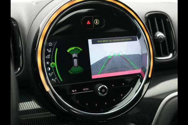 MINI Countryman Cooper S E ALL4 FACELIFT JCW PHEV 220pk Dealer O.H | Panodak | JCW Alcantara Sportstoelen Verwarmd | Head Up | Camera | Apple Carplay | Sfeerverlichting | Keyless | Virtual | Navigatie | DAB | Plug In Hybrid