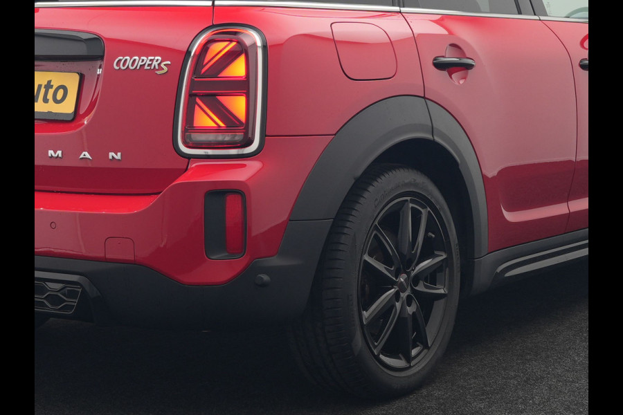 MINI Countryman Cooper S E ALL4 FACELIFT JCW PHEV 220pk Dealer O.H | Panodak | JCW Alcantara Sportstoelen Verwarmd | Head Up | Camera | Apple Carplay | Sfeerverlichting | Keyless | Virtual | Navigatie | DAB | Plug In Hybrid