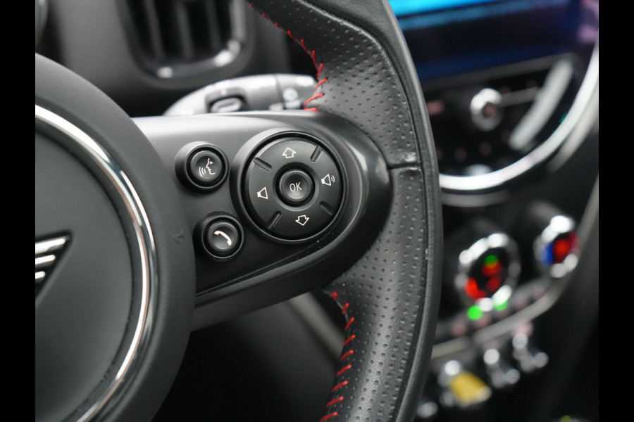 MINI Countryman Cooper S E ALL4 FACELIFT JCW PHEV 220pk Dealer O.H | Panodak | JCW Alcantara Sportstoelen Verwarmd | Head Up | Camera | Apple Carplay | Sfeerverlichting | Keyless | Virtual | Navigatie | DAB | Plug In Hybrid