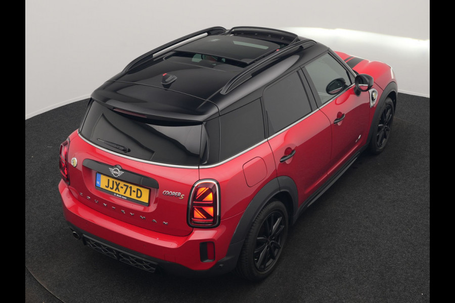 MINI Countryman Cooper S E ALL4 FACELIFT JCW PHEV 220pk Dealer O.H | Panodak | JCW Alcantara Sportstoelen Verwarmd | Head Up | Camera | Apple Carplay | Sfeerverlichting | Keyless | Virtual | Navigatie | DAB | Plug In Hybrid