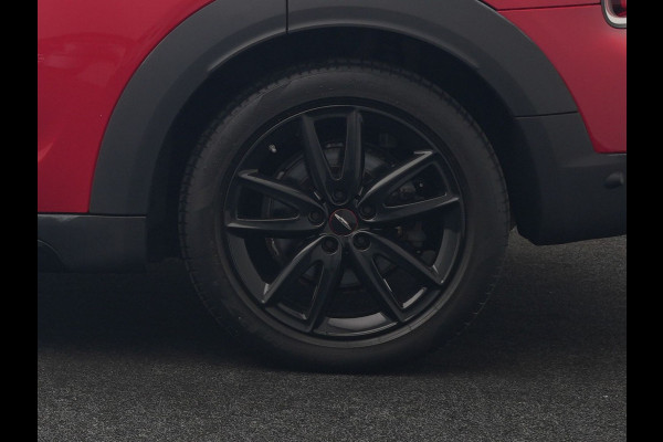 MINI Countryman Cooper S E ALL4 FACELIFT JCW PHEV 220pk Dealer O.H | Panodak | JCW Alcantara Sportstoelen Verwarmd | Head Up | Camera | Apple Carplay | Sfeerverlichting | Keyless | Virtual | Navigatie | DAB | Plug In Hybrid