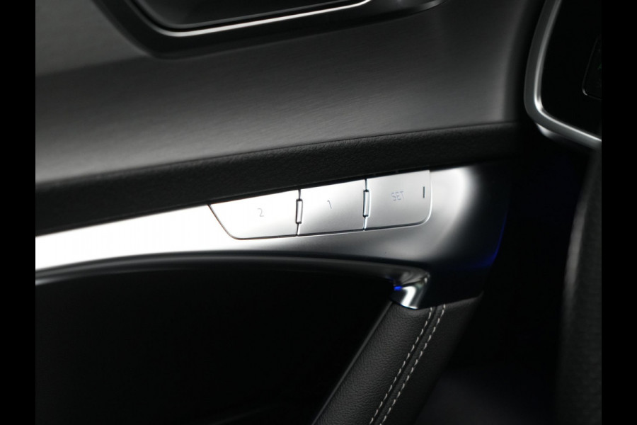 Audi A7 Sportback 50 TFSI e Quattro 2x S Line PHEV 299pk | Trekhaak Af Fabriek | Panodak | Head Up | Adaptive Cruise | Bang & Olufsen | 360 Camera | Alcantara Sportstoelen Memory & Verwarmd | Matrix LED | Stuur Verwarmd | Sfeerverlichting | Keyless | Plug In Hybrid |