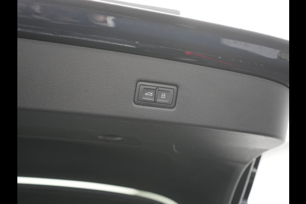 Audi A7 Sportback 50 TFSI e Quattro 2x S Line PHEV 299pk | Trekhaak Af Fabriek | Panodak | Head Up | Adaptive Cruise | Bang & Olufsen | 360 Camera | Alcantara Sportstoelen Memory & Verwarmd | Matrix LED | Stuur Verwarmd | Sfeerverlichting | Keyless | Plug In Hybrid |