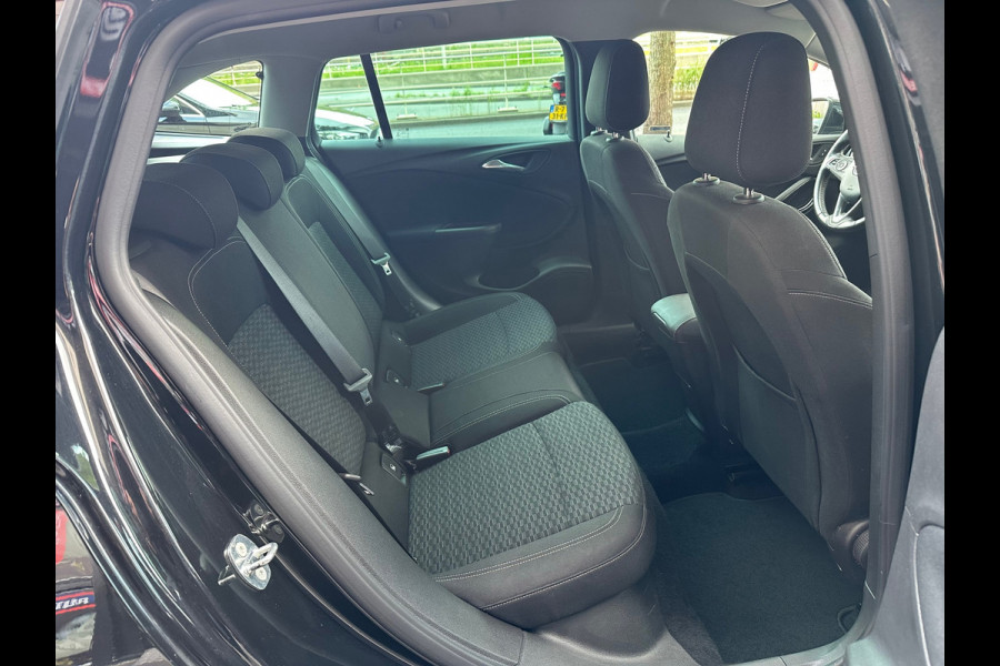 Opel Astra Sports Tourer 1.4 Business+ Automaat Airco Navi Camera Trekhaak