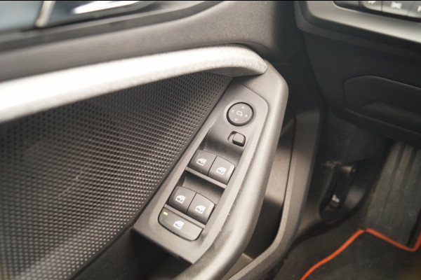 BMW 1-serie 118i Sportline Business Edition -PANO-ECC-CAM-PDC-