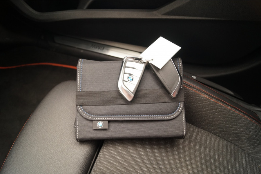 BMW 1-serie 118i Sportline Business Edition -PANO-ECC-CAM-PDC-