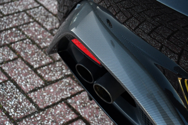 Aston Martin Vantage 4.0 V8 Carbon-ext | Ceramic-brakes | 26dkm