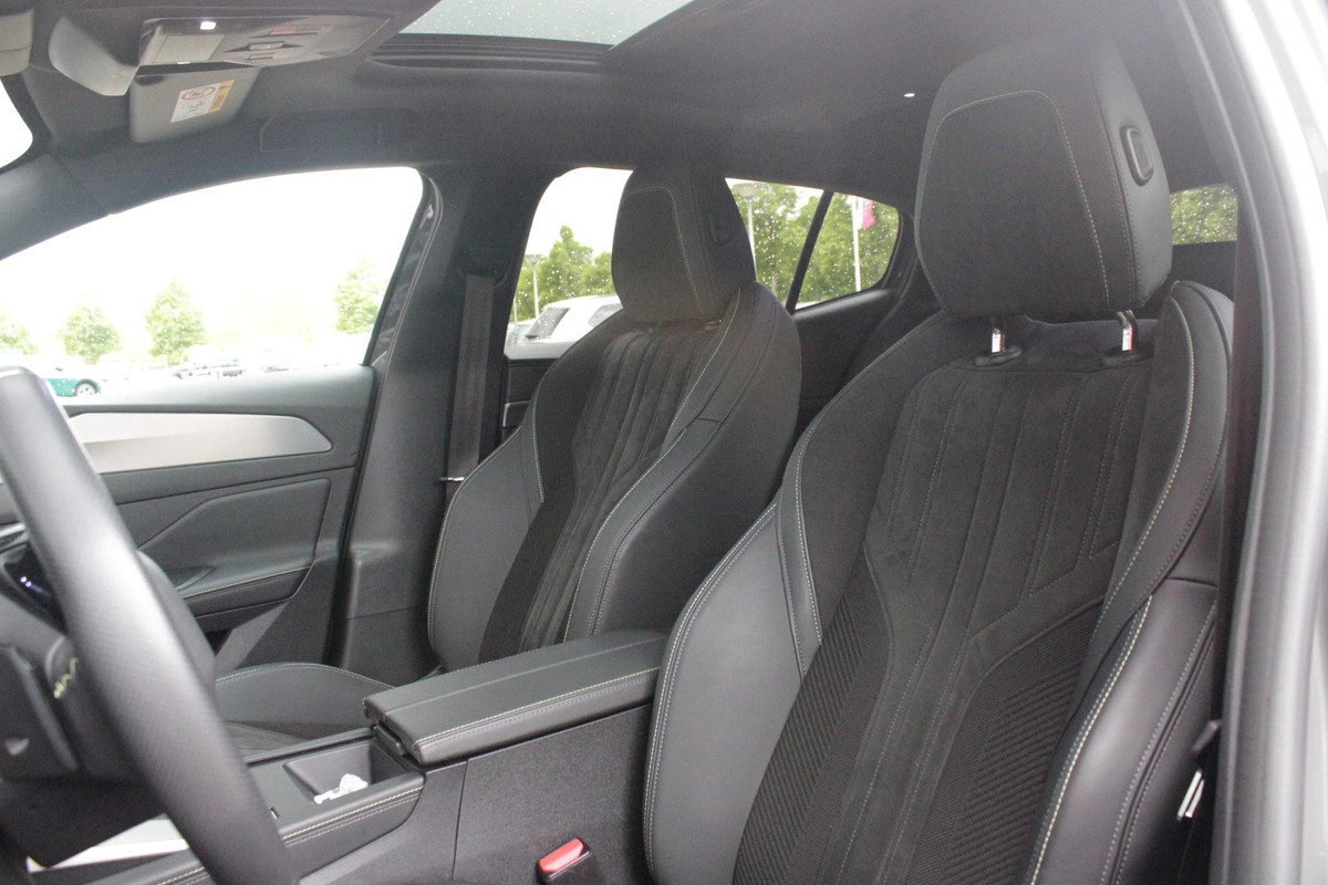 Peugeot 408 1.6 HYbrid 225PK EAT8 GT | PANORAMA SCHUIF/KANTEL DAK | FOCAL PREMIUM AUDIO SYSTEM | STUUR VERWARMING | SFEER VERLICHTING | 20" LICHTMETALEN VELGEN | ELEKTRISCH BEDIENBARE ACHTERKLEP | LED MATRIX KOPLAMPEN | 360° CAMERA | PARKEERSENSOREN VOOR + ACHTER | DRAADLOZE TELEFOONLADER | DRAADLOZE APPLE CARPLAY/ANDROID AUTO | NAVIGATIE | DODEHOEK DETECTIE | ADAPTIVE CRUISE CONTROL |