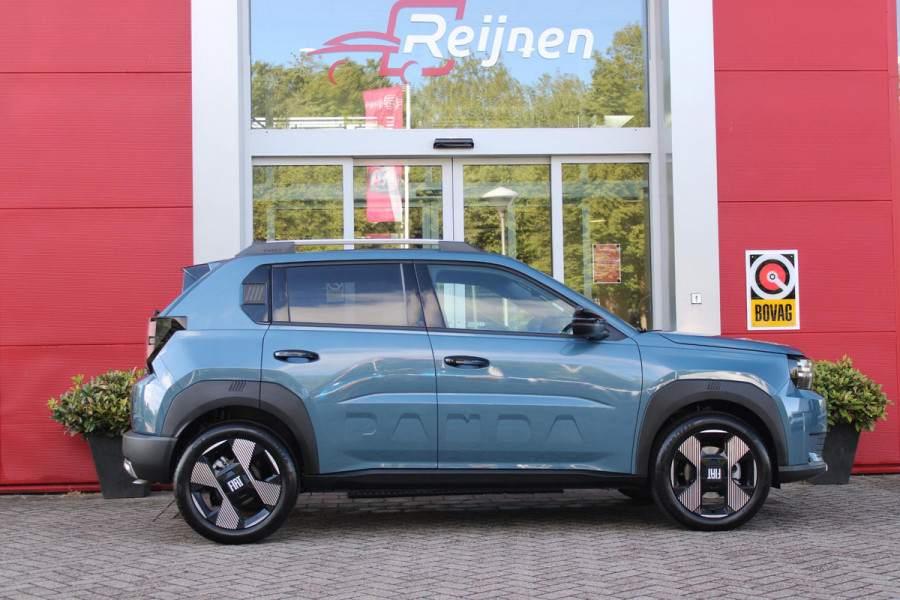 Fiat Grande Panda 1.2 110PK Hybrid LA PRIMA | WINTERPACK: STOEL/STUUR/VOORRUIT VERWARMING | DRAADLOZE APPLE CARPLAY/ANDROID AUTO | NAVIGATIE | ACHTERUITRIJCAMERA | PARKEERSENSOREN VOOR + ACHTER | DRAADLOZE TELEFOONLADER | LED KOPLAMPEN | CLIMATE CONTROL | 17" LICHTMETALEN VELGEN | PRIVACY GLASS | ACHTERSPOILER | CRUISE CONTROL |