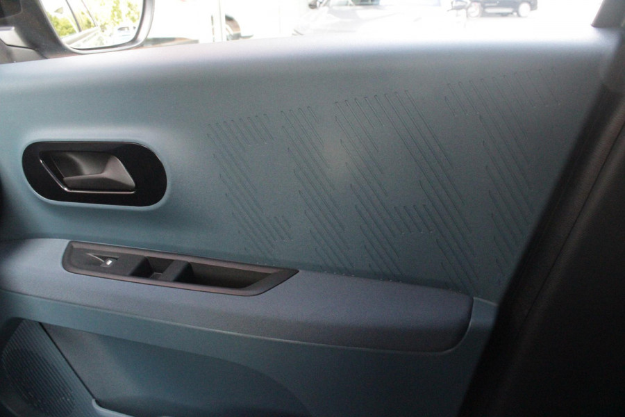 Fiat Grande Panda 1.2 110PK Hybrid LA PRIMA | WINTERPACK: STOEL/STUUR/VOORRUIT VERWARMING | DRAADLOZE APPLE CARPLAY/ANDROID AUTO | NAVIGATIE | ACHTERUITRIJCAMERA | PARKEERSENSOREN VOOR + ACHTER | DRAADLOZE TELEFOONLADER | LED KOPLAMPEN | CLIMATE CONTROL | 17" LICHTMETALEN VELGEN | PRIVACY GLASS | ACHTERSPOILER | CRUISE CONTROL |
