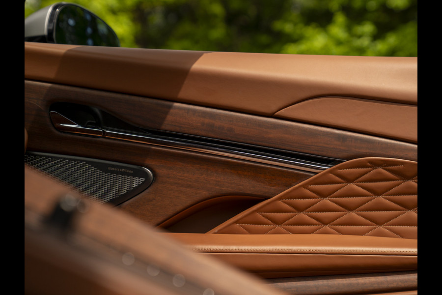 Aston Martin DB12 Volante 4.0 V8 | Bowers & Wilkins
