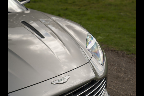 Aston Martin DB12 Volante 4.0 V8 | Bowers & Wilkins
