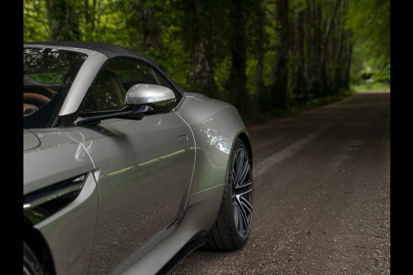 Aston Martin DB12 Volante 4.0 V8 | Bowers & Wilkins
