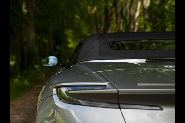 Aston Martin DB12 Volante 4.0 V8 | Bowers & Wilkins