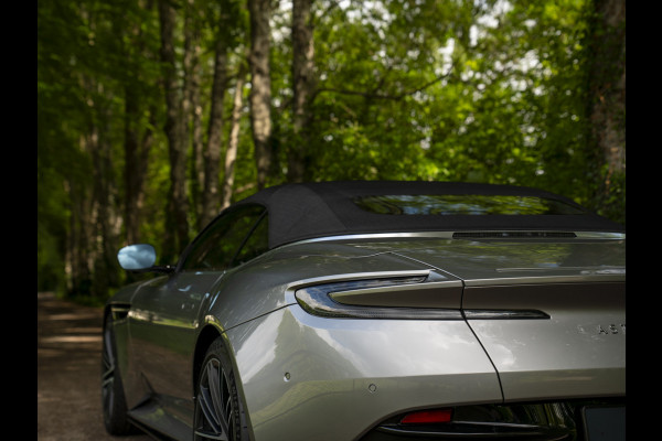 Aston Martin DB12 Volante 4.0 V8 | Bowers & Wilkins