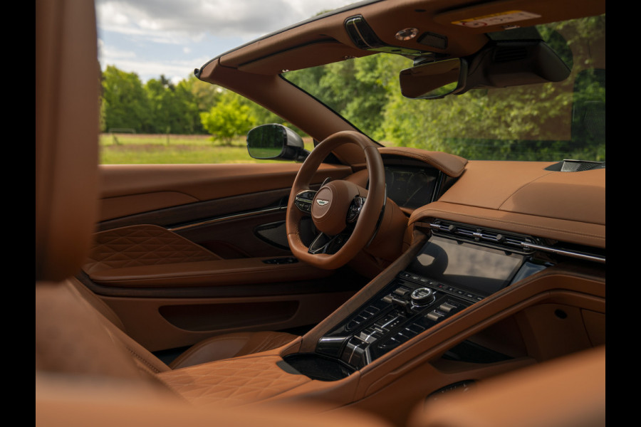 Aston Martin DB12 Volante 4.0 V8 | Bowers & Wilkins
