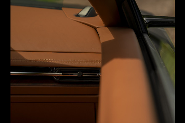 Aston Martin DB12 Volante 4.0 V8 | Bowers & Wilkins