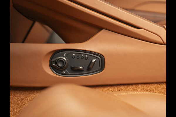 Aston Martin DB12 Volante 4.0 V8 | Bowers & Wilkins