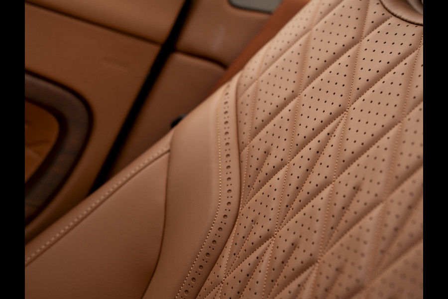 Aston Martin DB12 Volante 4.0 V8 | Bowers & Wilkins