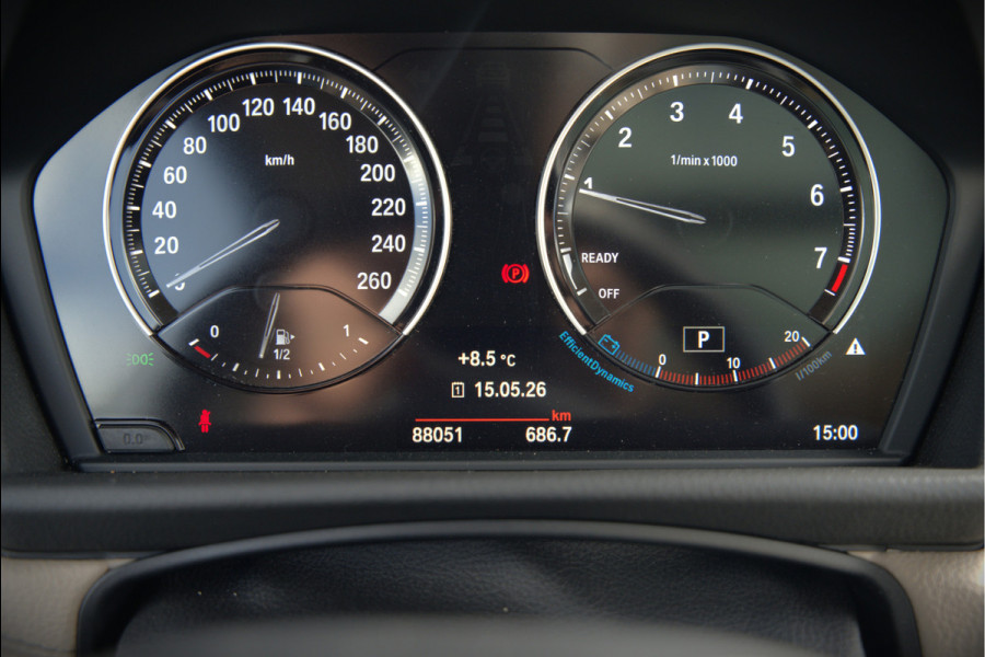 BMW 2 Serie Active Tourer 218i High Executive Luxury Line | Panoramadak | Stoelverwarming | Head-Up Display | Parkeersensoren | Navigatie | Trekhaak | Cruise Control | Climate Control | NAP