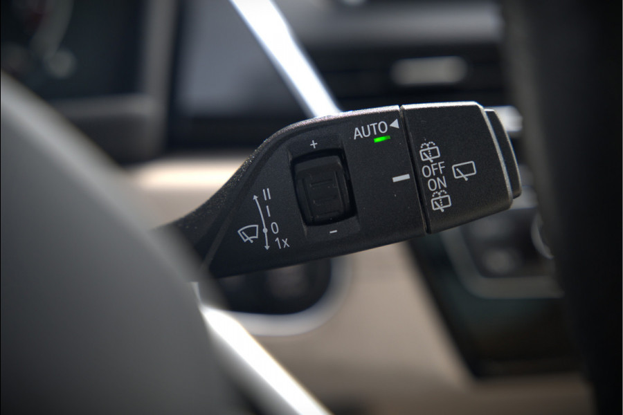 BMW 2 Serie Active Tourer 218i High Executive Luxury Line | Panoramadak | Stoelverwarming | Head-Up Display | Parkeersensoren | Navigatie | Trekhaak | Cruise Control | Climate Control | NAP