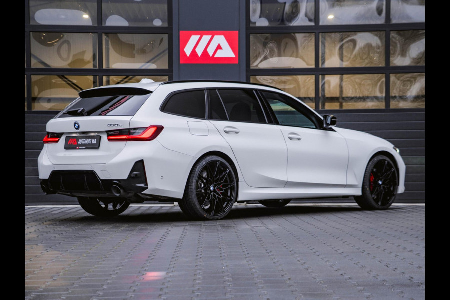 BMW 3 Serie Touring 330e M-Sport Premium Select|Panoramadak|Headup|Memorystoelen|Camera|Carplay|Cruise|Sfeerverlichting