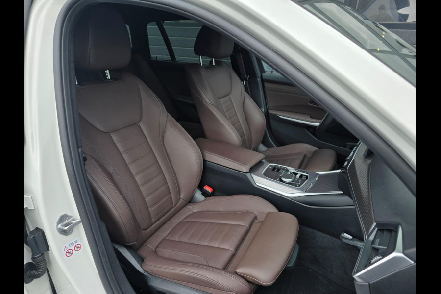 BMW 3 Serie Touring 330e M-Sport Premium Select|Panoramadak|Headup|Memorystoelen|Camera|Carplay|Cruise|Sfeerverlichting