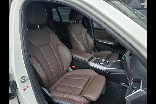 BMW 3 Serie Touring 330e M-Sport Premium Select|Panoramadak|Headup|Memorystoelen|Camera|Carplay|Cruise|Sfeerverlichting