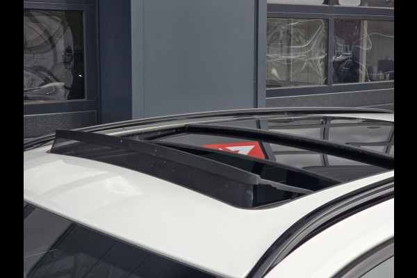 BMW 3 Serie Touring 330e M-Sport Premium Select|Panoramadak|Headup|Memorystoelen|Camera|Carplay|Cruise|Sfeerverlichting