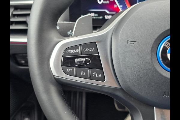 BMW 3 Serie Touring 330e M-Sport Premium Select|Panoramadak|Headup|Memorystoelen|Camera|Carplay|Cruise|Sfeerverlichting