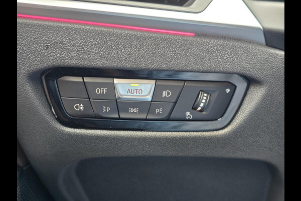 BMW 3 Serie Touring 330e M-Sport Premium Select|Panoramadak|Headup|Memorystoelen|Camera|Carplay|Cruise|Sfeerverlichting