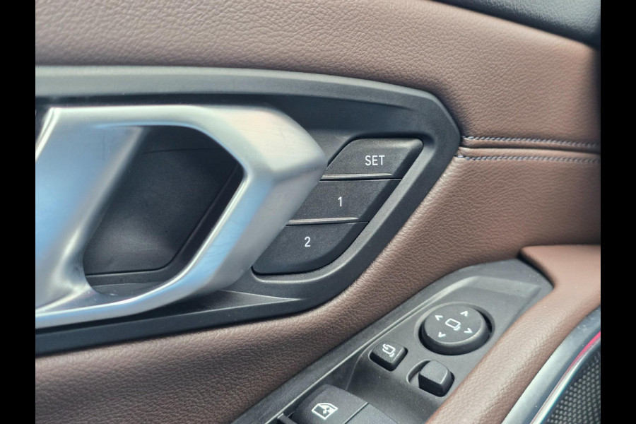 BMW 3 Serie Touring 330e M-Sport Premium Select|Panoramadak|Headup|Memorystoelen|Camera|Carplay|Cruise|Sfeerverlichting