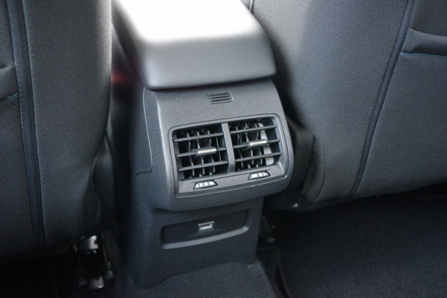 Citroën C4 1.2 Puretech 130 PK Automaat Business Plus, LED, 18" LM, Adap. Cruise Control