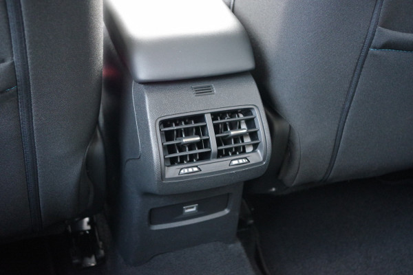 Citroën C4 1.2 Puretech 130 PK Automaat Business Plus, LED, 18" LM, Adap. Cruise Control