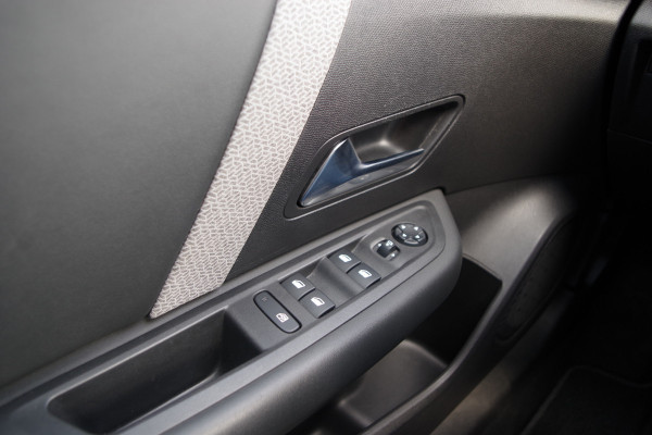 Citroën C4 1.2 Puretech 130 PK Automaat Business Plus, LED, 18" LM, Adap. Cruise Control