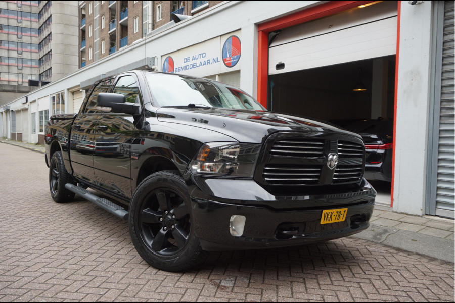 Dodge Ram 1500 5.7 V8 HEMI 4WD | BLACK OPTIC | Classic | 300L LPG | APPLE CARPLAY | Stoel- stuurverwarming | Navigatie | Pano-dak |