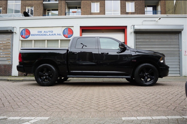 Dodge Ram 1500 5.7 V8 HEMI 4WD | BLACK OPTIC | Classic | 300L LPG | APPLE CARPLAY | Stoel- stuurverwarming | Navigatie | Pano-dak |