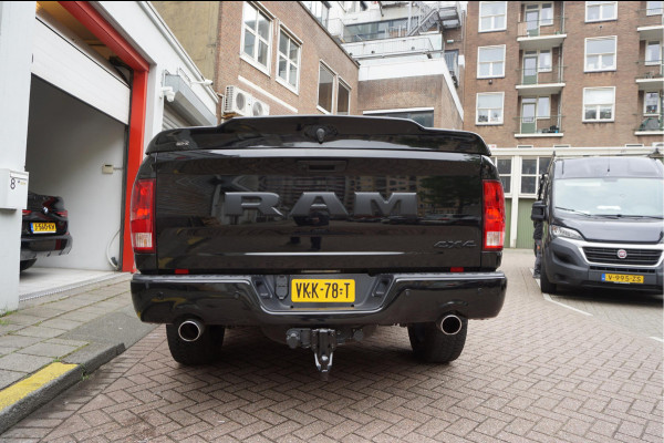 Dodge Ram 1500 5.7 V8 HEMI 4WD | BLACK OPTIC | Classic | 300L LPG | APPLE CARPLAY | Stoel- stuurverwarming | Navigatie | Pano-dak |