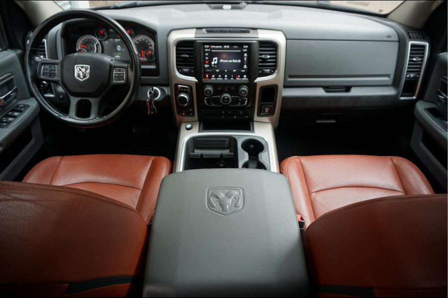Dodge Ram 1500 5.7 V8 HEMI 4WD | BLACK OPTIC | Classic | 300L LPG | APPLE CARPLAY | Stoel- stuurverwarming | Navigatie | Pano-dak |