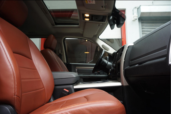 Dodge Ram 1500 5.7 V8 HEMI 4WD | BLACK OPTIC | Classic | 300L LPG | APPLE CARPLAY | Stoel- stuurverwarming | Navigatie | Pano-dak |