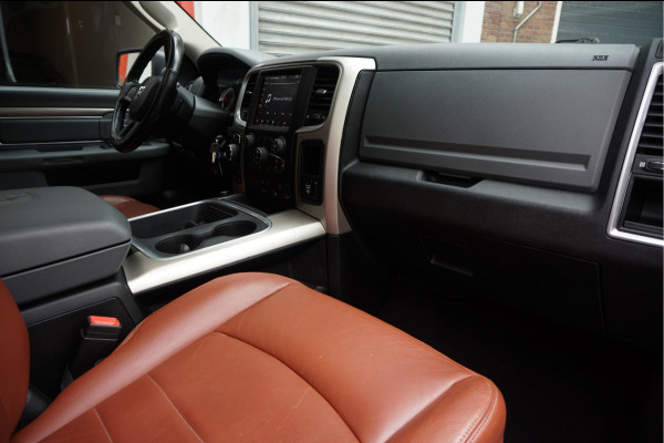 Dodge Ram 1500 5.7 V8 HEMI 4WD | BLACK OPTIC | Classic | 300L LPG | APPLE CARPLAY | Stoel- stuurverwarming | Navigatie | Pano-dak |